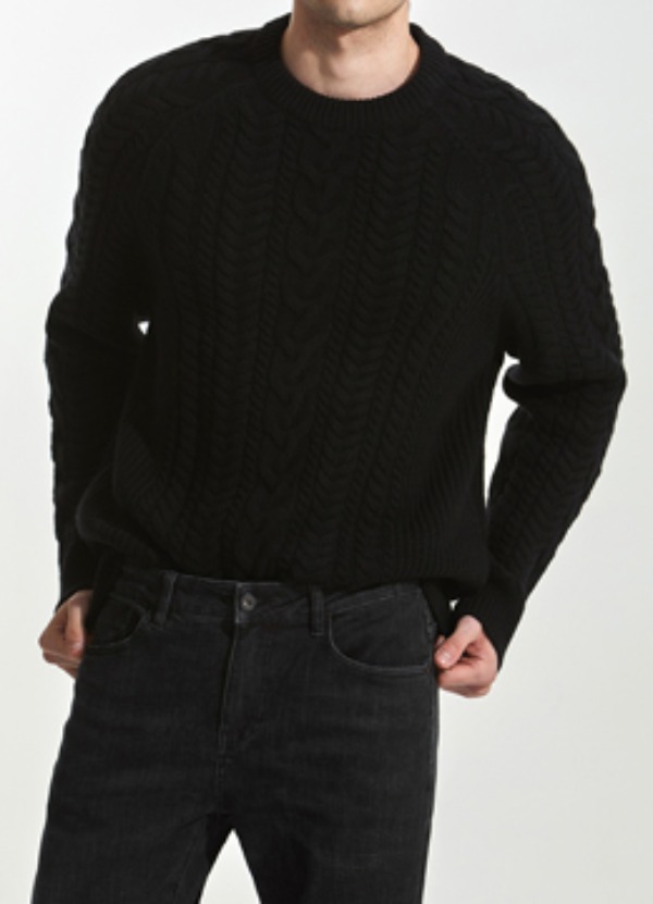 Raglan multi cable sweater black [품절 임박]